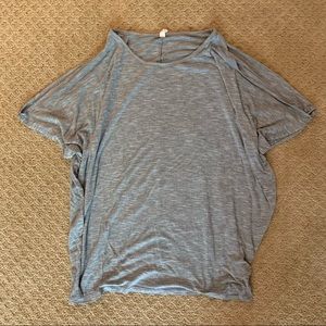 Gray t shirt - open sleeves